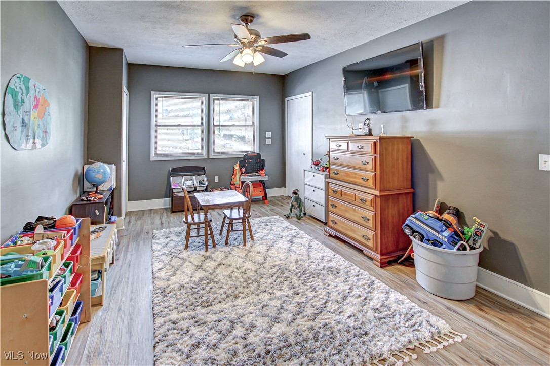 Kew Gardens 03 - Residential