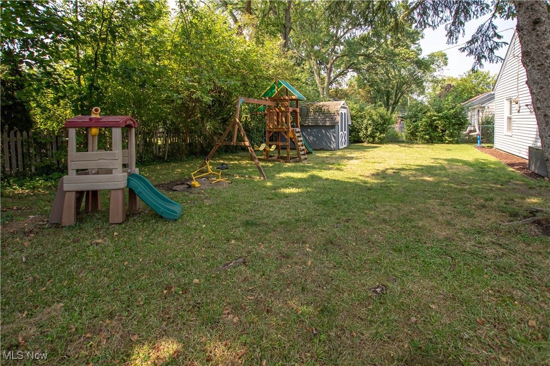 Kew Gardens 03 - Residential