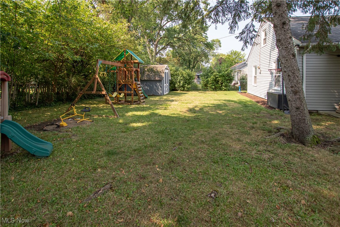 Kew Gardens 03 - Residential