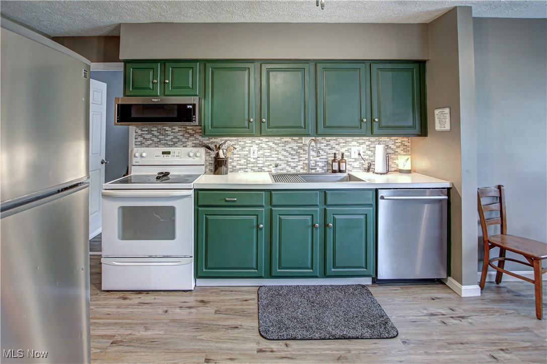 Kew Gardens 03 - Residential