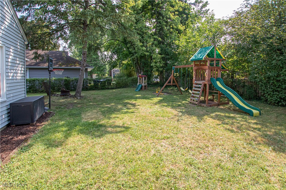 Kew Gardens 03 - Residential