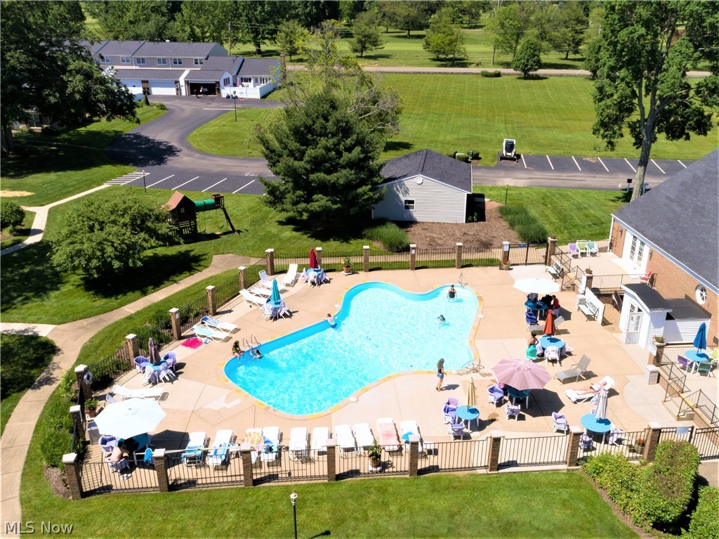 Country Club Twnhs North Condo - Residential