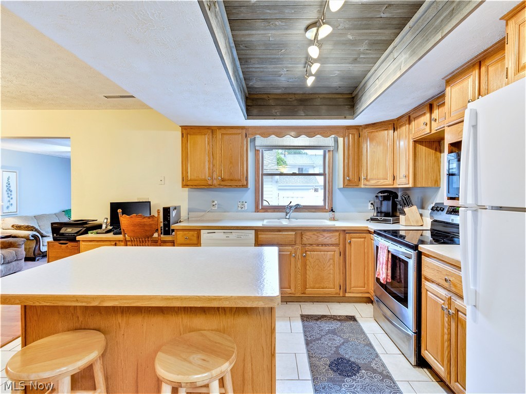 Country Club Twnhs North Condo - Residential