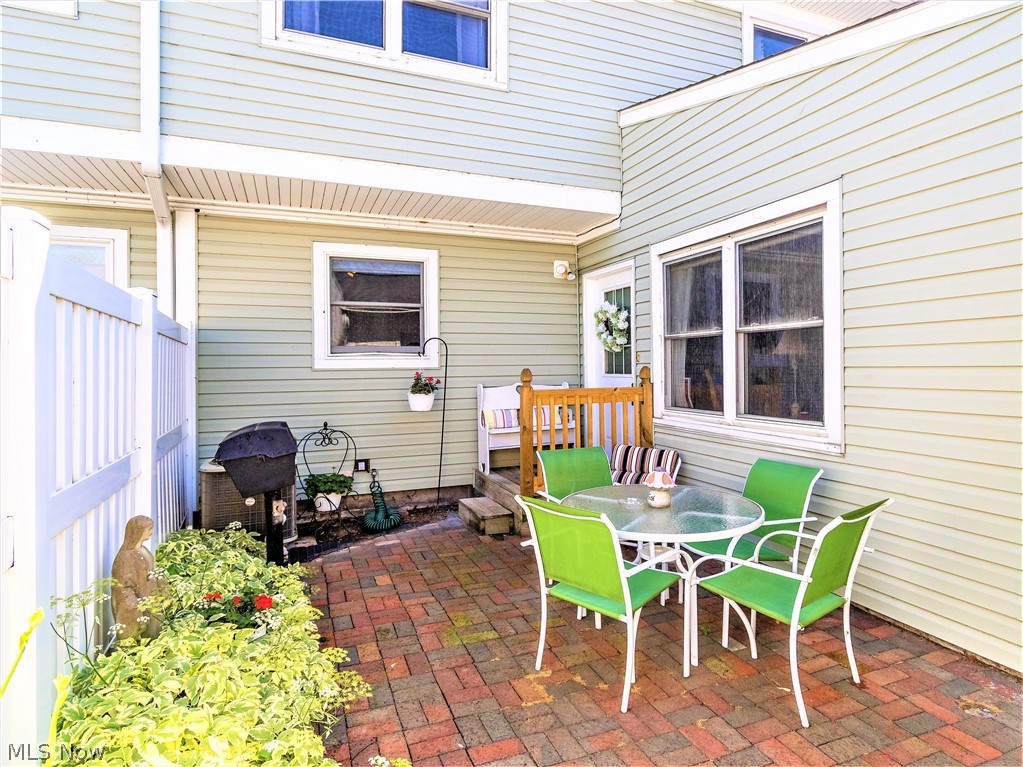 Country Club Twnhs North Condo - Residential