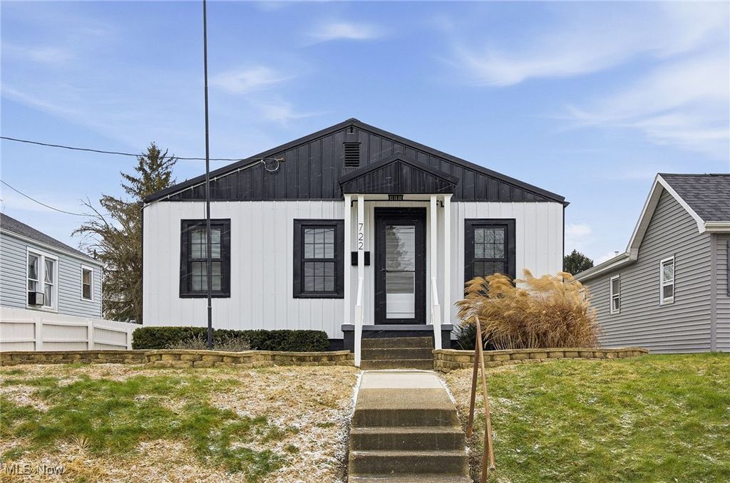 Photo of 722 Indiana Street, Zanesville, OH 43701 (MLS # 5178136)