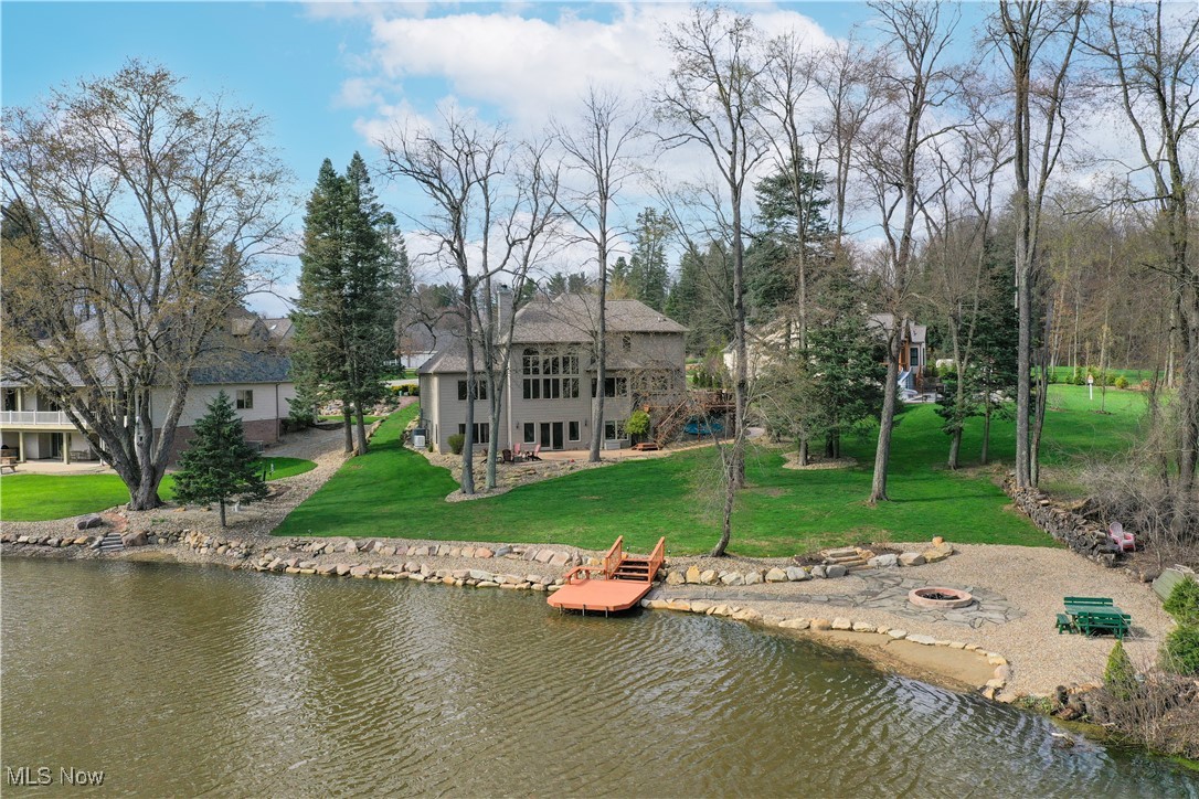 2051 E Swan Lake Circle, Kent, Ohio image 12