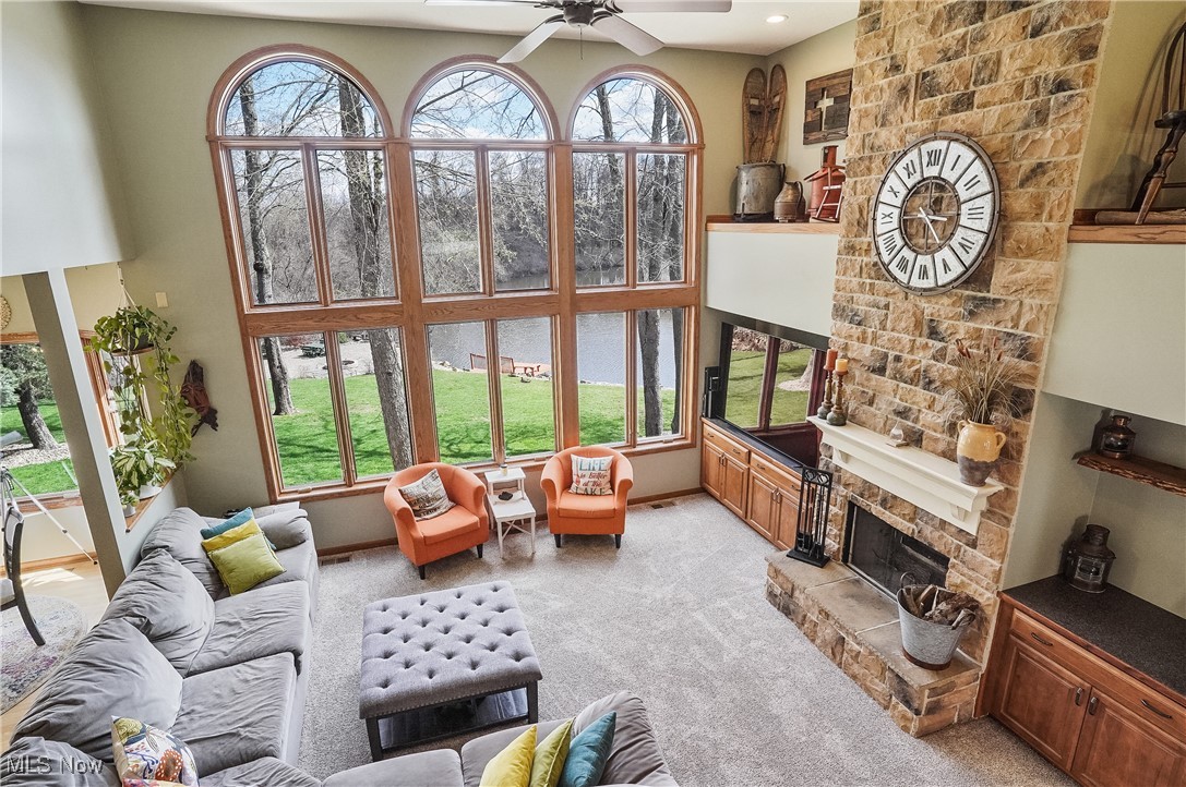 2051 E Swan Lake Circle, Kent, Ohio image 17