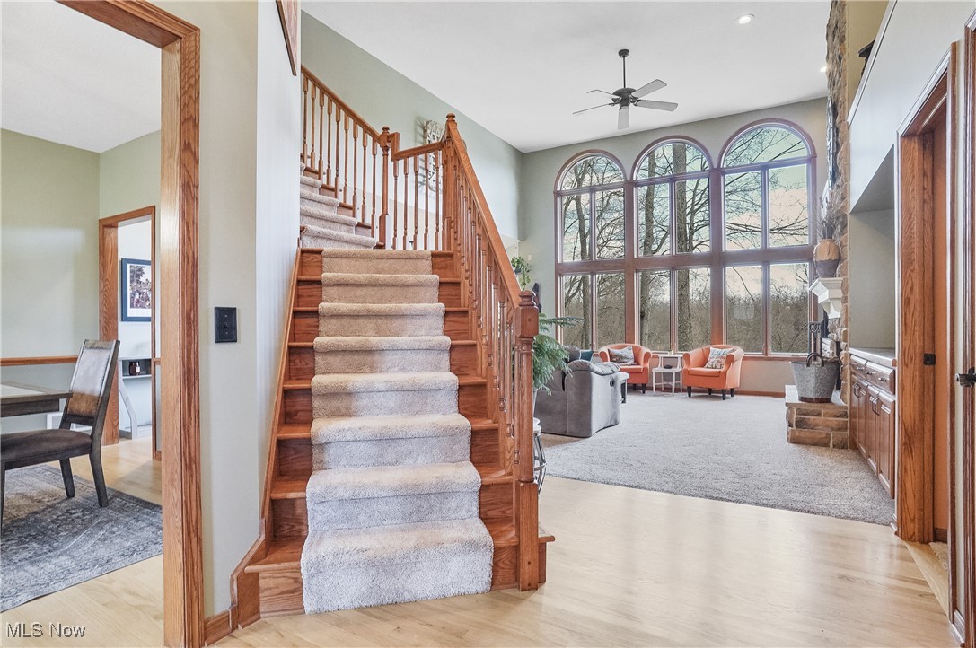 2051 E Swan Lake Circle, Kent, Ohio image 15