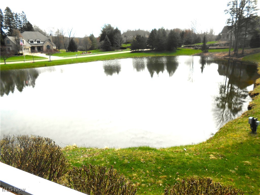 2051 E Swan Lake Circle, Kent, Ohio image 48