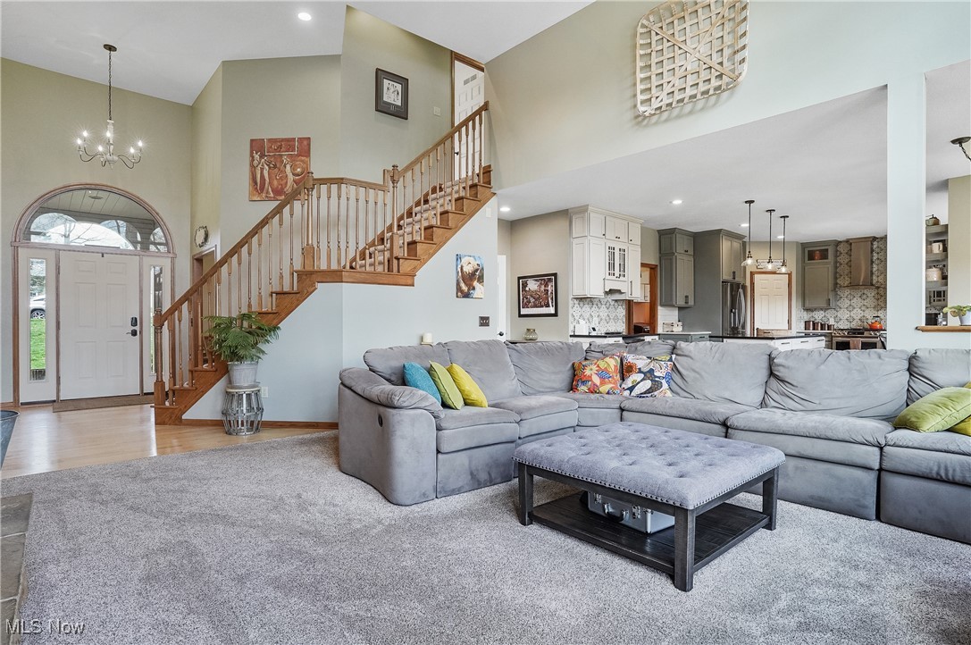 2051 E Swan Lake Circle, Kent, Ohio image 16