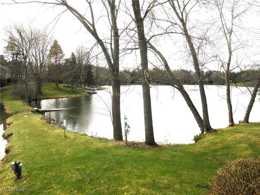 2051 E Swan Lake Circle, Kent, Ohio image 49