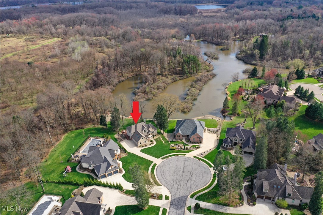 2051 E Swan Lake Circle, Kent, Ohio image 9