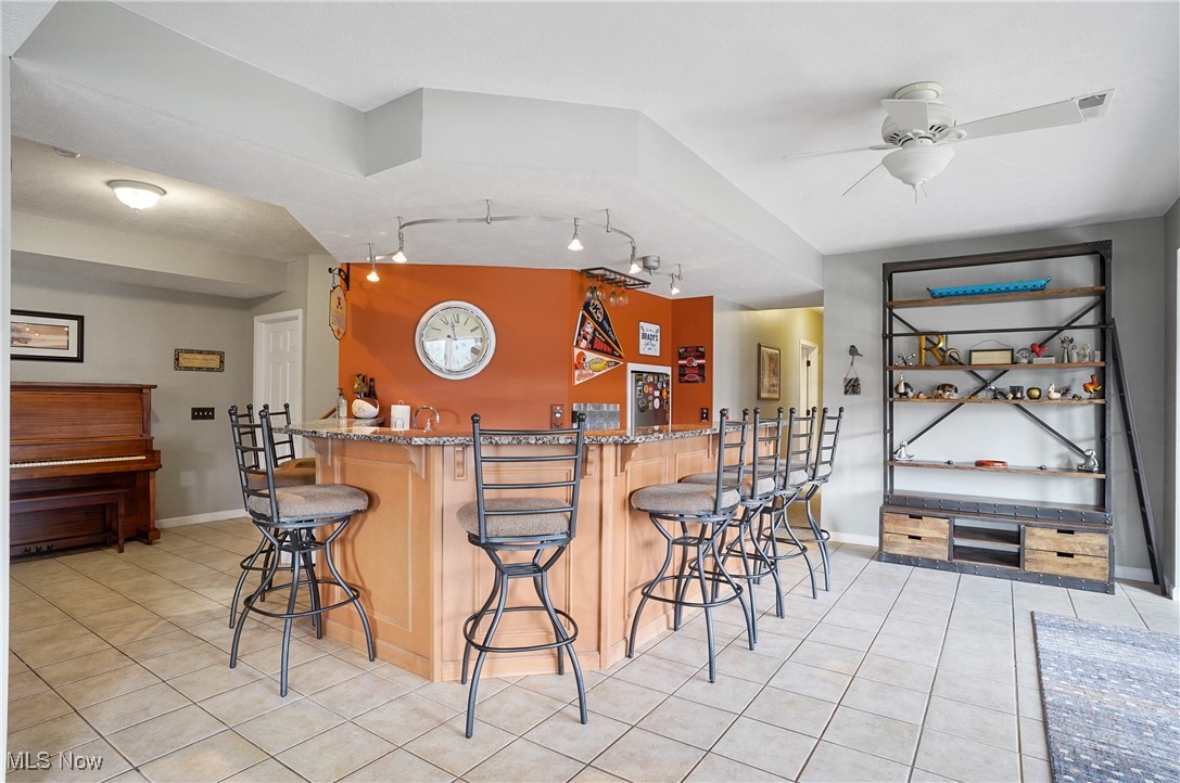 2051 E Swan Lake Circle, Kent, Ohio image 42