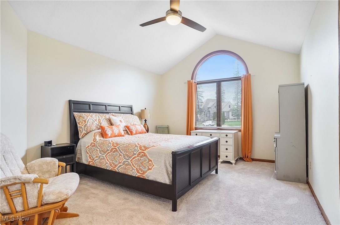 2051 E Swan Lake Circle, Kent, Ohio image 33