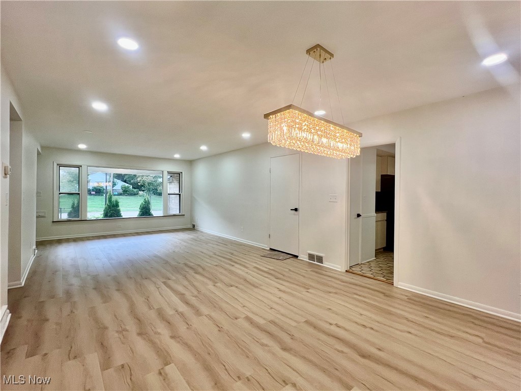 University Pkwy Resub 01 - Residential Lease