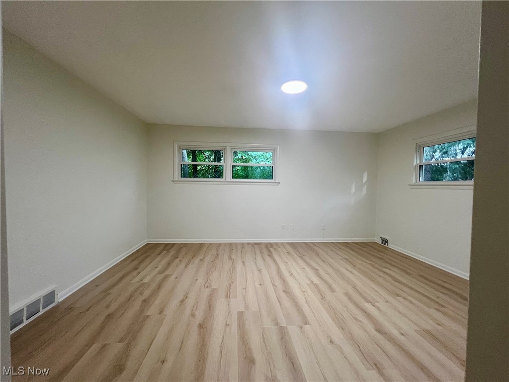 University Pkwy Resub 01 - Residential Lease
