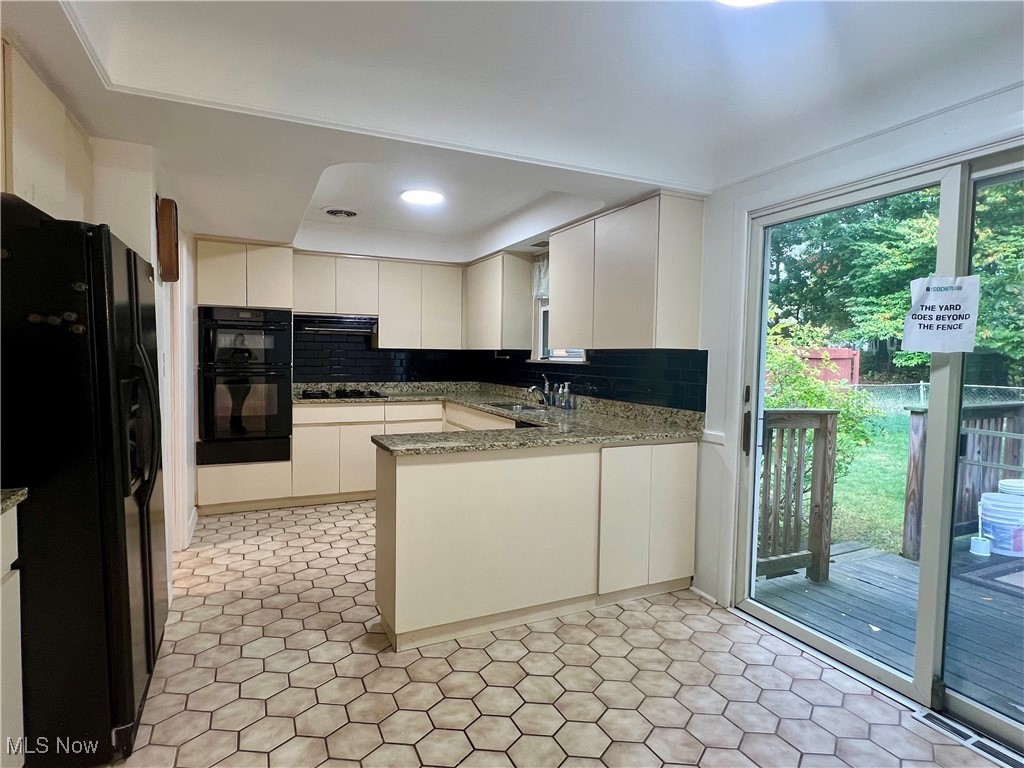 University Pkwy Resub 01 - Residential Lease