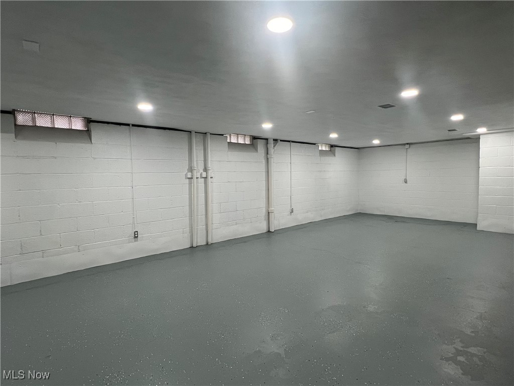 University Pkwy Resub 01 - Residential Lease