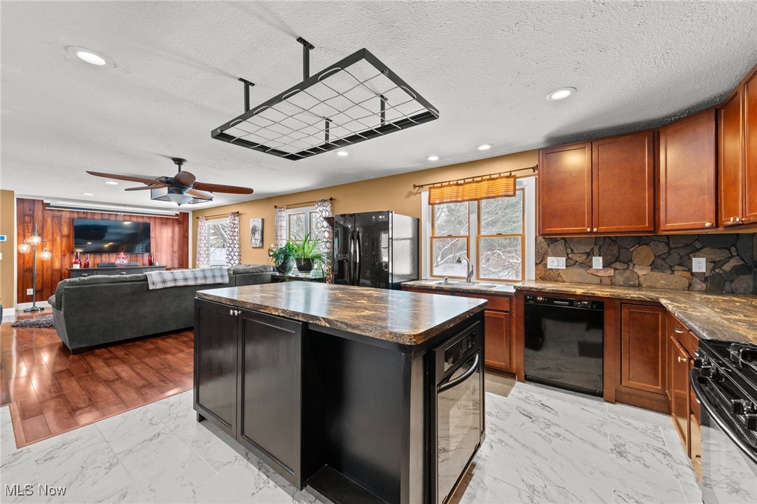 Aurora Shores Sub #11 - Residential