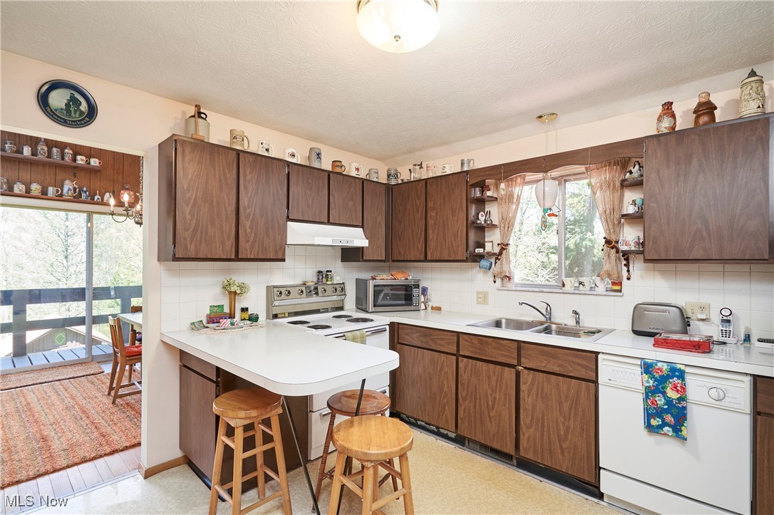 Richfield, Ohio 44286, United States, 3 Bedrooms Bedrooms, ,2 BathroomsBathrooms,Residential,Pending,125193