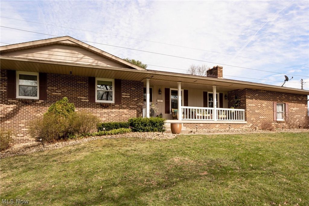 Photo of 5503 West Boulevard, Youngstown, OH 44512 (MLS # 5196222)