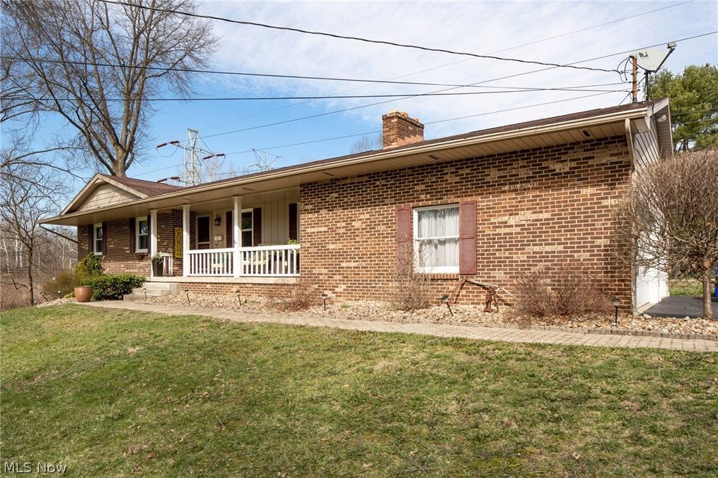 Photo of 5503 West Boulevard, Youngstown, OH 44512 (MLS # 5196222)