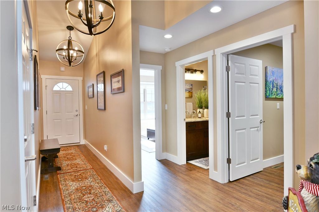 Photo of 12 Bayview Circle, Cortland, OH 44410 (MLS # 5203627)