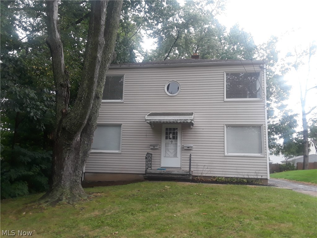 Spacious two bedroom apartment in the heart of Cuyahoga Falls. Upstairs unit, with hardwood floors, neutral colors, galley style kitchen, semi updated bathroom, and a little character. Amenities include garage, paved drive way, off street parking, shared back yard, shared basement, and own laundry hook up.
Within .5 mile of city park/playground, within 2 miles of shopping, retail, and entertainment at the revitalized front street and Portage Crossing. Close to rt 8 entrance. Middle of Cleveland and Canton. All interested residents must apply online with a $35 application fee.