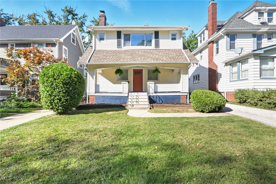 Welcome to this fully renovated 3 bedroom, 2 full bathroom single family with a nice detached 2-car garage in Cleveland Heights.
The exterior has a new back porch, central AC, a nice brick foundation, well maintained vinyl siding and a nice fenced in backyard. When you walk in the living room you will notice all new LVP flooring with the entire interior just fully painted with new trim. The kitchen has granite countertops, plenty of new cabinetry with black accents throughout along with tile backsplash, stainless steel appliances and a nice attached dining room! The main full bathroom has tile throughout with new cabinetry, fixtures, vanities and more. The basement was recently cleared, painted, has the 2nd full bathroom and comes with a set of laundry machines. Come check out 3359 Altamont today!