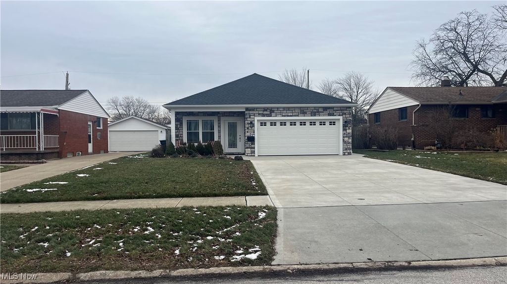 Photo of 6363 Lockhaven Drive, Berea, OH 44142 (MLS # 5180384)