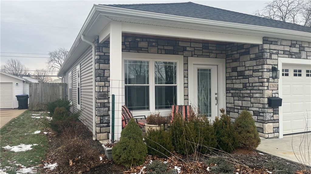 Photo of 6363 Lockhaven Drive, Berea, OH 44142 (MLS # 5180384)