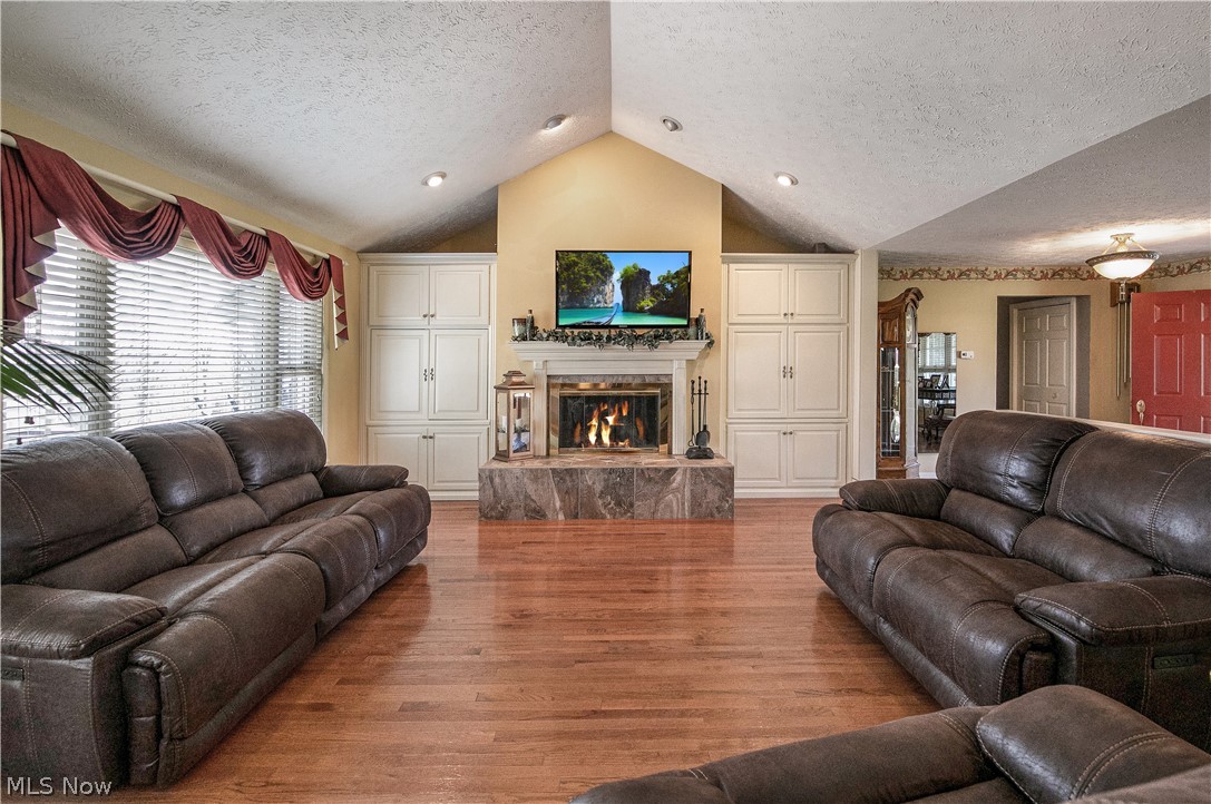 Crestview Manor 4th Add - Residential