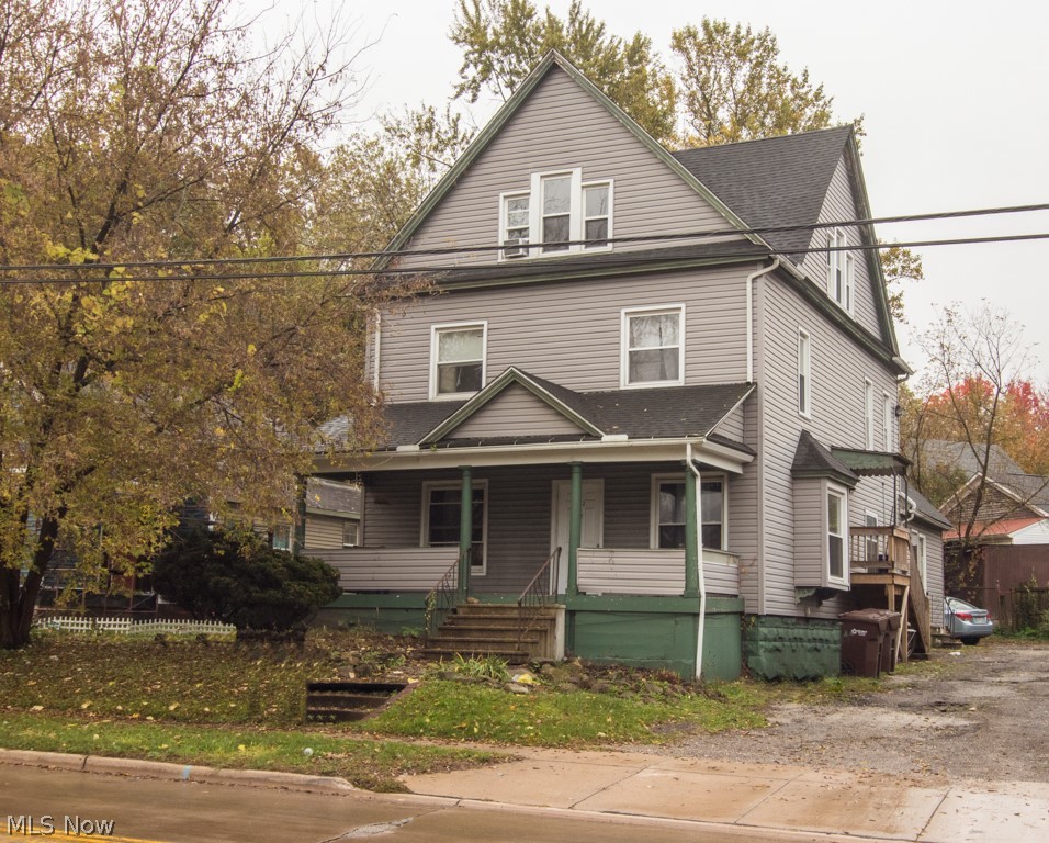 Awesome INVESTMENT property! This 4 unit property offers tons of income potential with the option to live in one and rent the others out. Each unit has at least 1 bedroom and 1 bathroom. All units share the basement and driveway, the front unit has the porch. Close proximity to Kent State, restaurants, and the hospital.