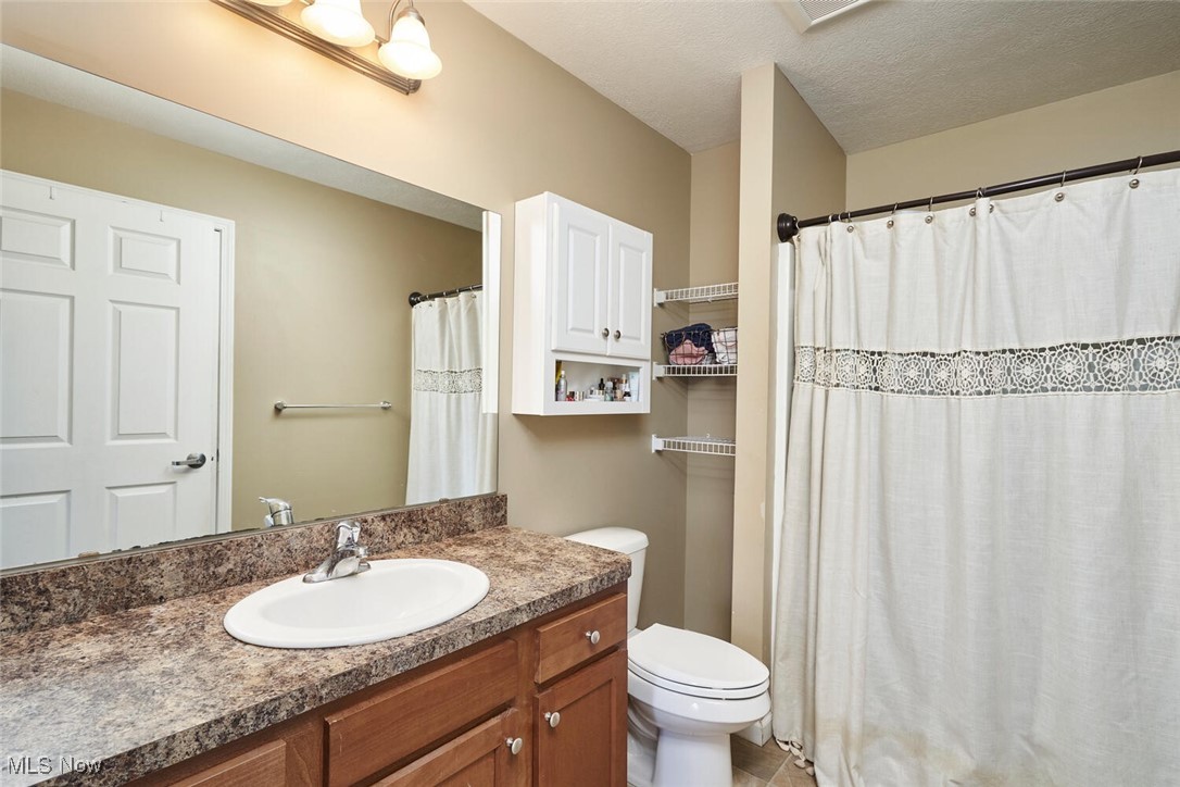 708 Whisper Creek Lane, Lodi, Ohio image 11