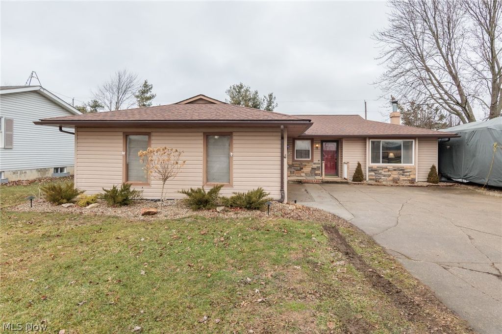 Photo of 308 Jones Road, Wellington, OH 44090 (MLS # 5188223)