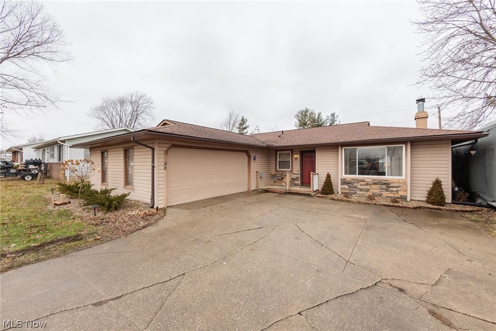 Photo of 308 Jones Road, Wellington, OH 44090 (MLS # 5188223)