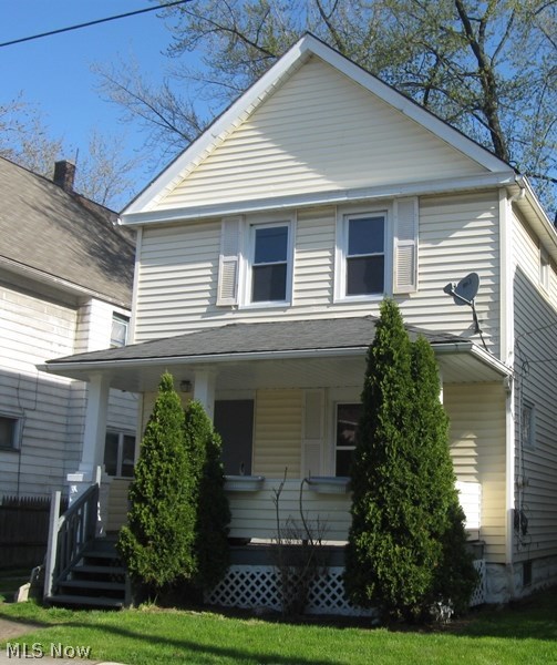 Spacious Property! Close to shopping and schools. Property has many good features. Need some repairs and updating