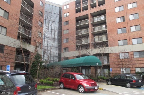 Apartment For Rent - 30 Severance Circle<br/> Cleveland Heights, OH 44118