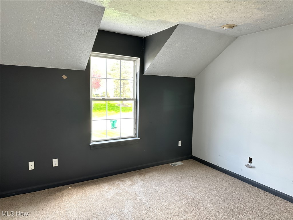 122 Pine Hollow Circle, Chardon, Ohio image 14