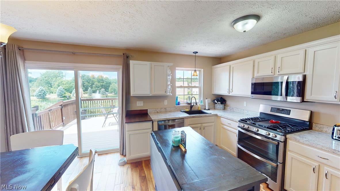 Overlook Condo/Pleasant Lakes - Residential