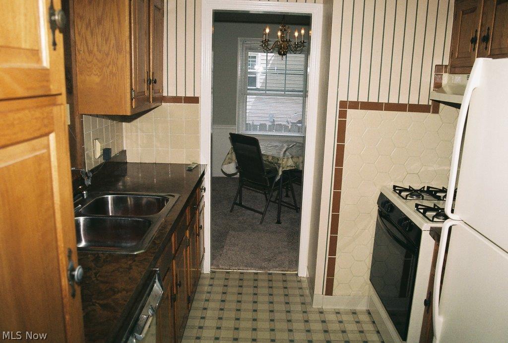 Metropolitan Beach 01 - Residential