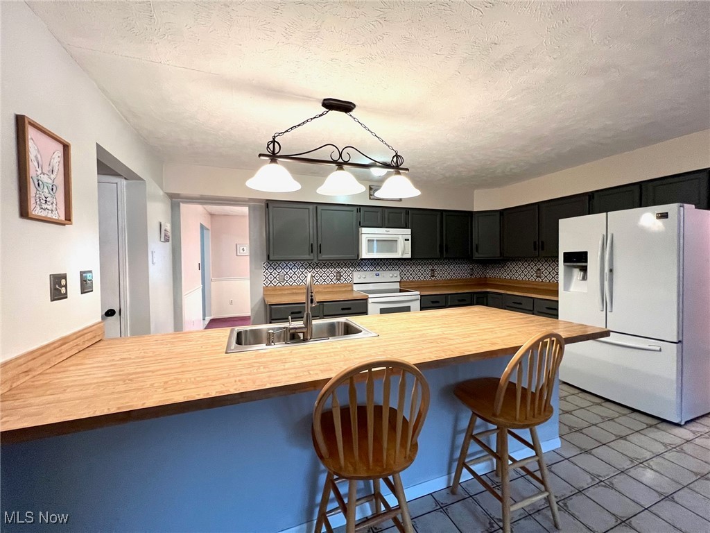 11570 Bass Lake Road, Chardon, Ohio image 11