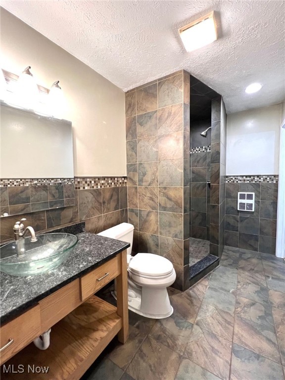 11570 Bass Lake Road, Chardon, Ohio image 17