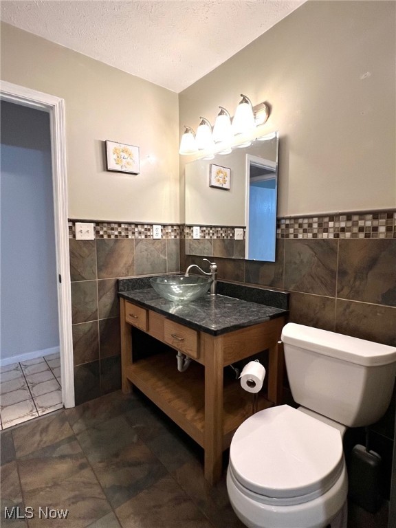 11570 Bass Lake Road, Chardon, Ohio image 18