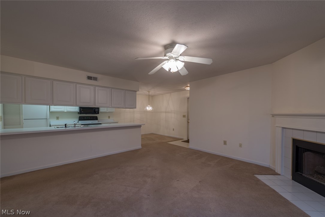 Lenox Square Condo Ph 04 - Residential