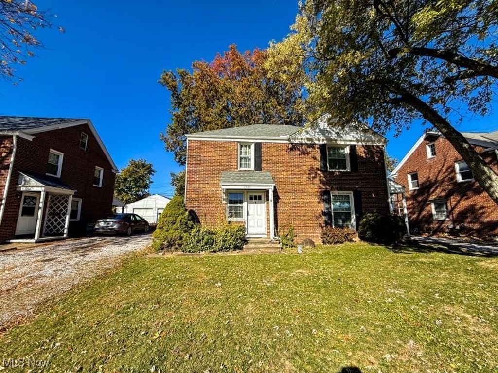 Photo of 2319 Broad Boulevard, Cuyahoga Falls, OH 44223 (MLS # 5168706)