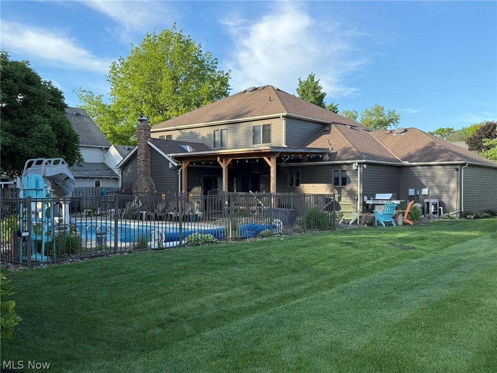 Photo of 14666 Regency Drive, Strongsville, OH 44149 (MLS # 5202076)