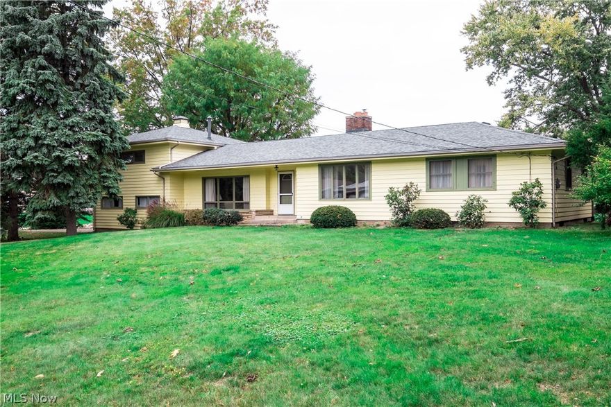 This is an amazing property at Lake Cable that could be a perfect place to build your dream home or remodel the existing home. Offering 300 feet of water front footage and 25,953 square feet total. The current home boasts 2,000+ square feet, 4 Bedrooms and 2 Full Bathrooms with a finished Recreation Room in the lower level.