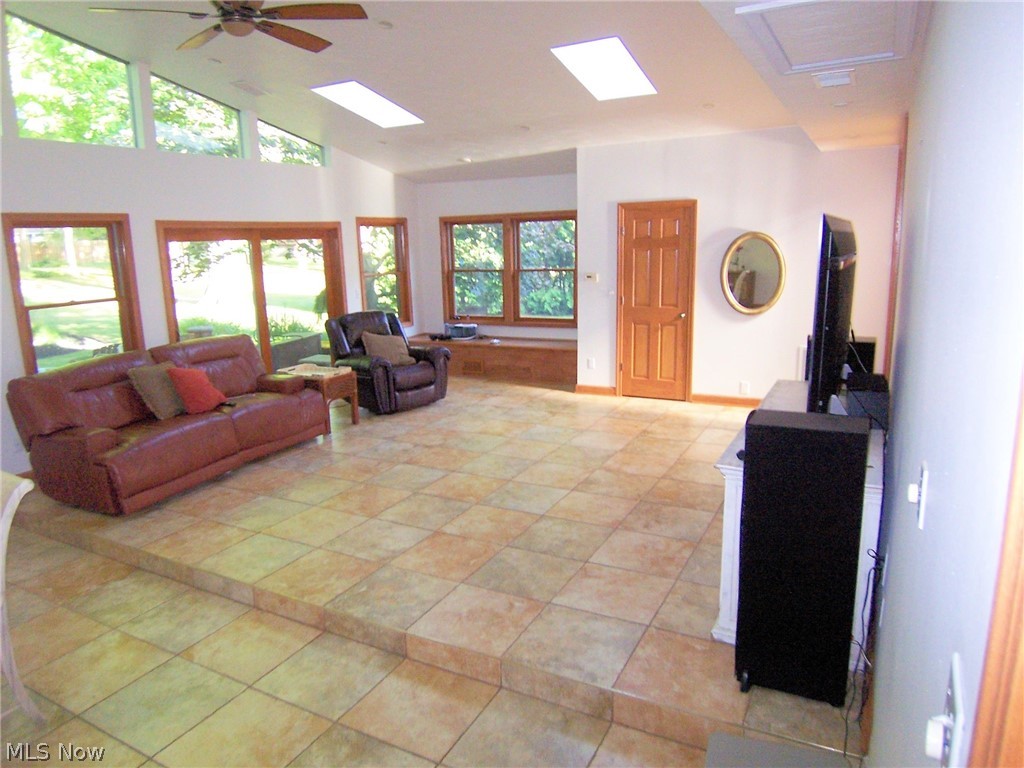 Sunny Estates 03 - Residential