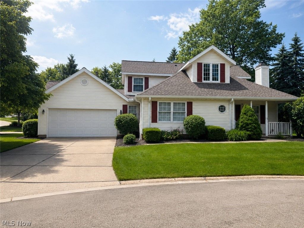 Photo of 240 Steeplechase, Wickliffe, OH 44092 (MLS # 5213764)